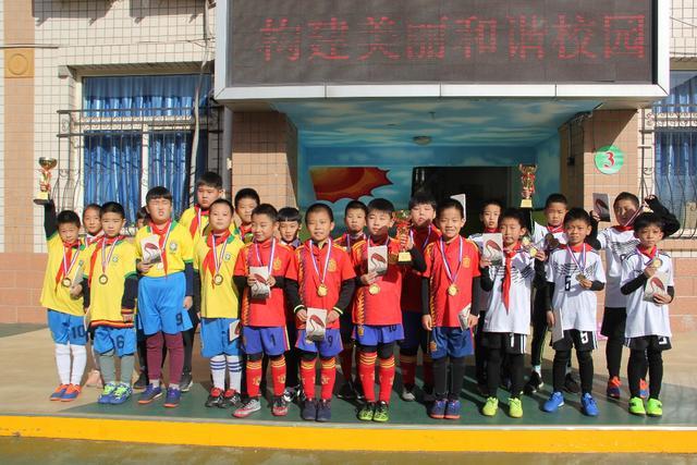 利拉德复出空砍28分 步行者大胜4-2淘汰雄鹿