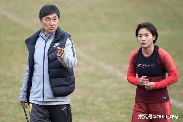 足协杯淘汰卫冕冠军海港 申花再冲中超半程冠军？